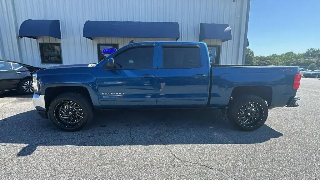 2018 Chevrolet Silverado 1500 LT 4X4 Crew Cab Short Box's photo
