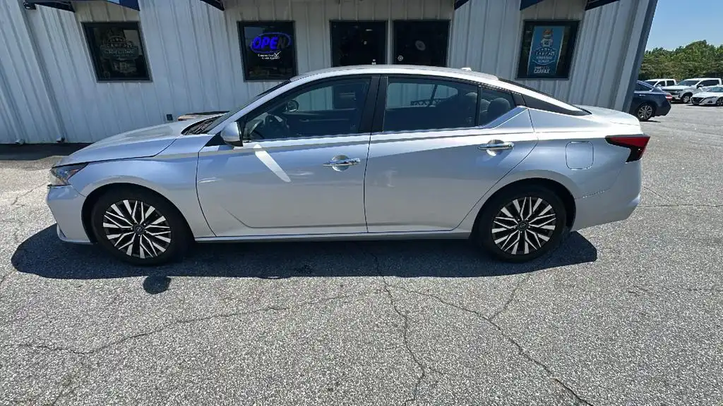 2023 Nissan Altima 2.5 SV's photo
