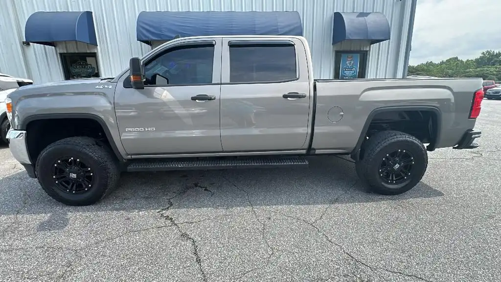 2017 GMC Sierra 4WD Crew Cab Standard Box's photo