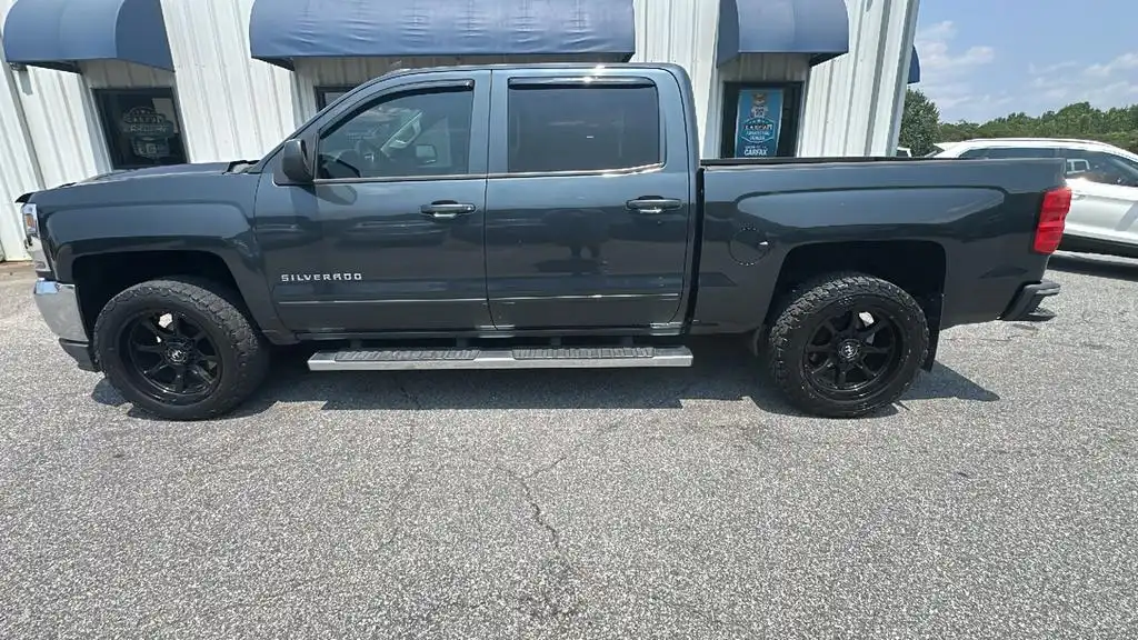 2018 Chevrolet Silverado 1500 LT Crew Cab Short Box's photo