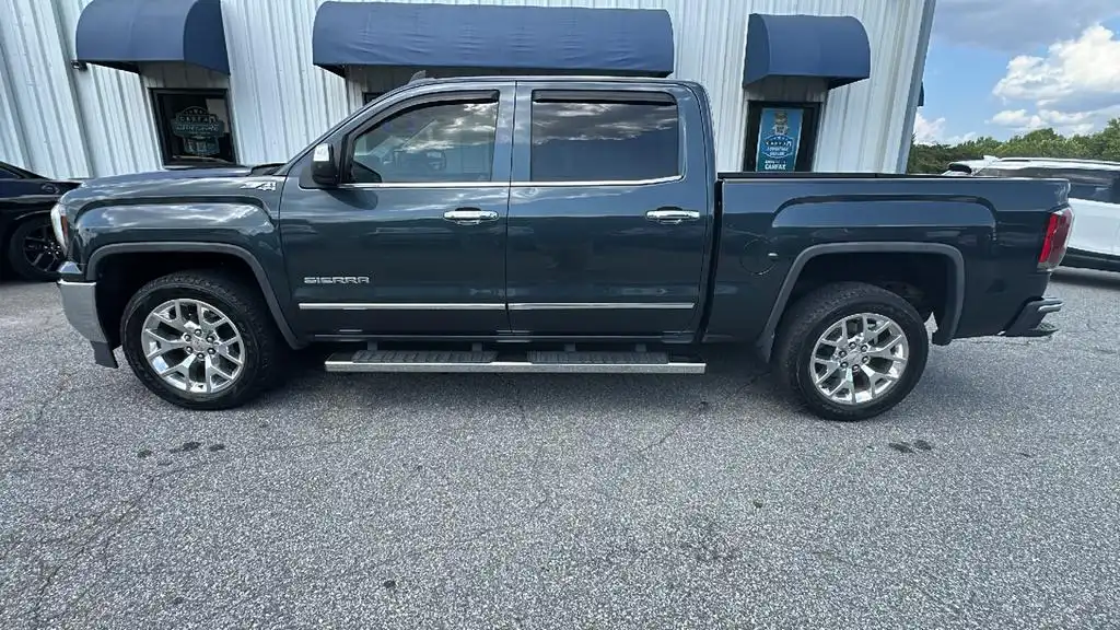 2017 GMC Sierra 4WD Crew Cab Short Box SLT's photo