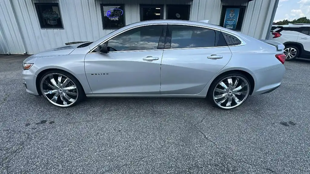 2021 Chevrolet Malibu RS's photo