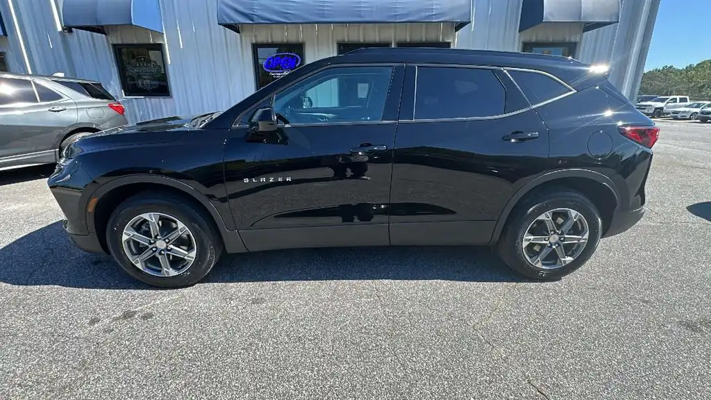 2024 Chevrolet Blazer 2.0T 2LT FWD's photo