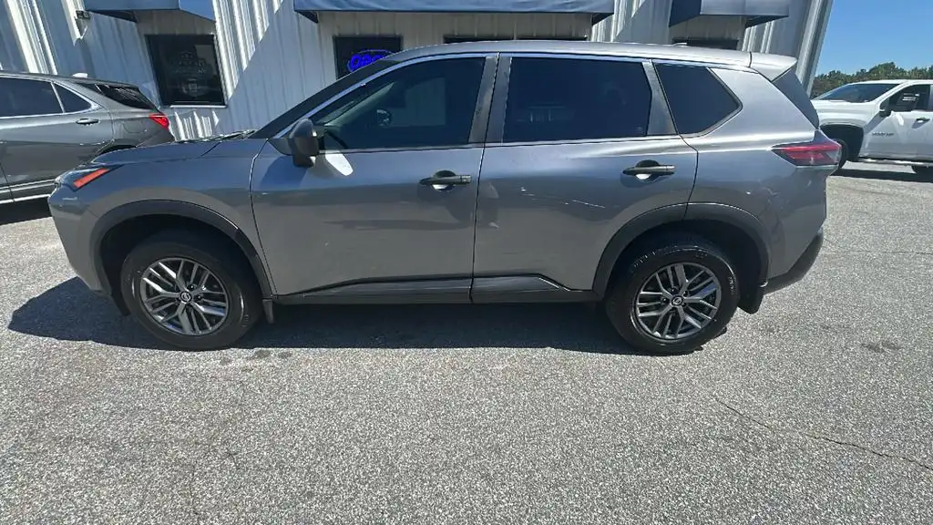 2021 Nissan Rogue S FWD's photo