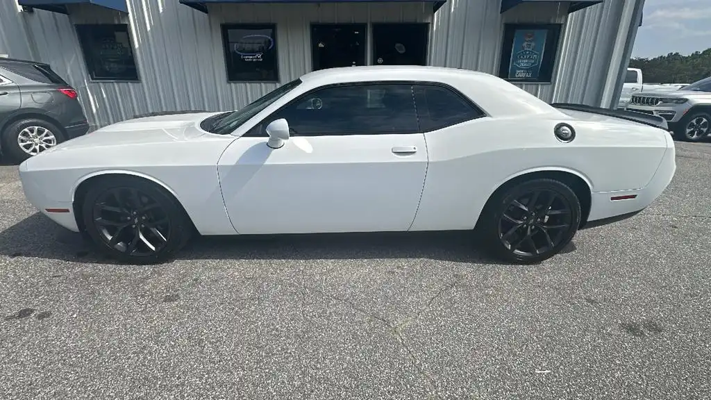 2022 Dodge Challenger GT Auto's photo
