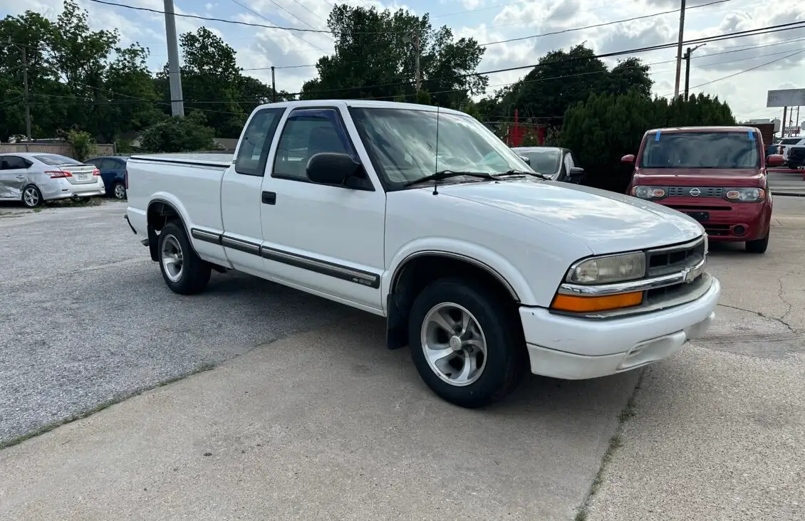 2000 Chevrolet S10 LS EXTENDED CAB's photo