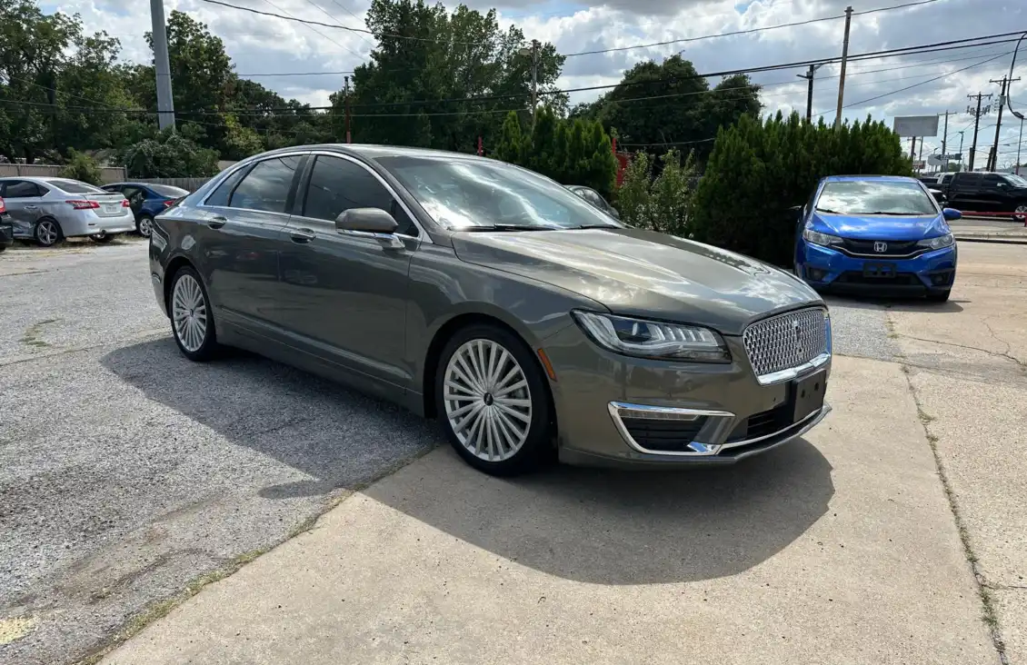 2017 Lincoln MKZ Reserve FWD's photo