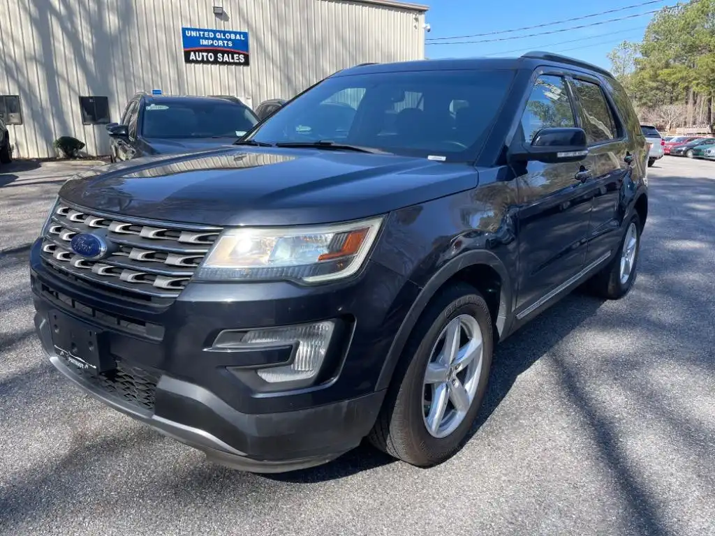 2017 Ford Explorer XLT 4WD's photo