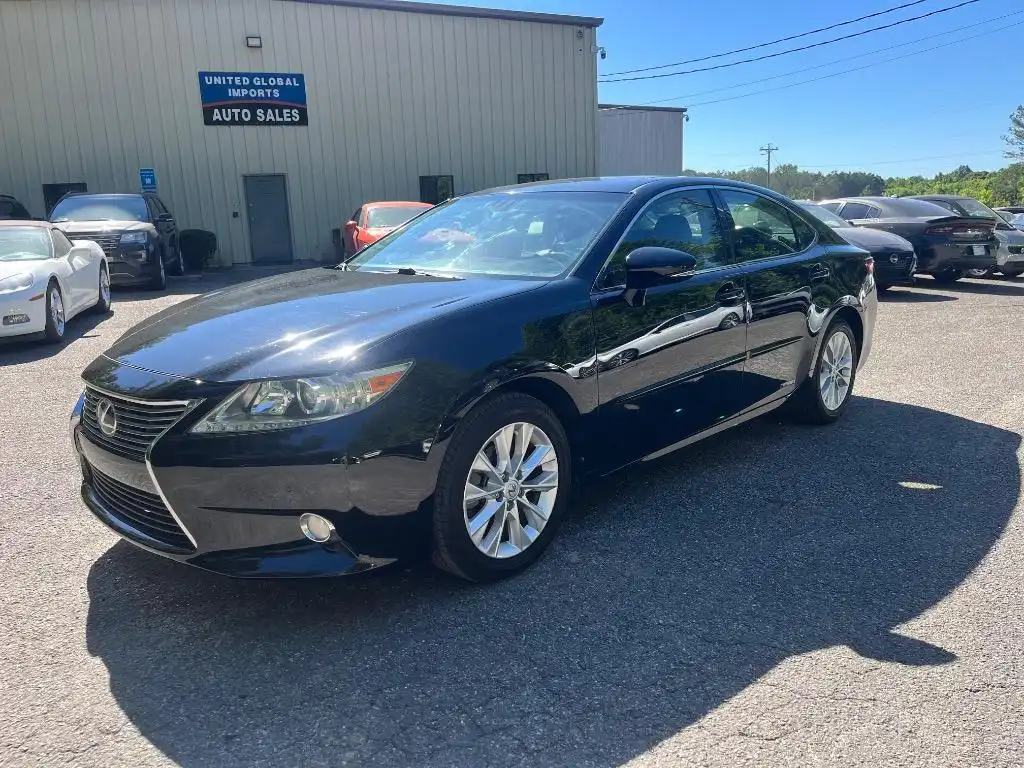 2013 Lexus ES 350 300h's photo