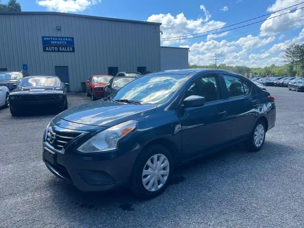 2017 Nissan Versa 1.6 S MT's photo