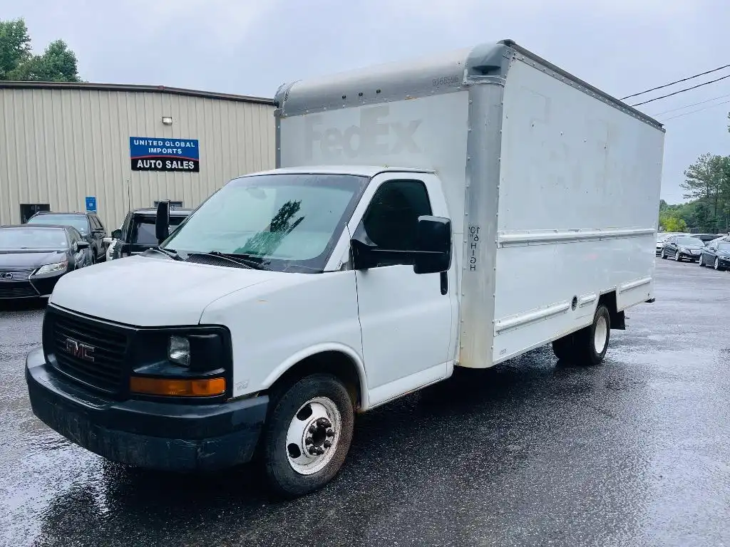 2014 GMC Savana 3500 177" WB's photo