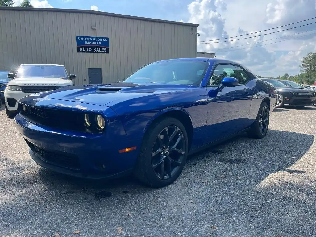 2020 Dodge Challenger SXT Auto's photo