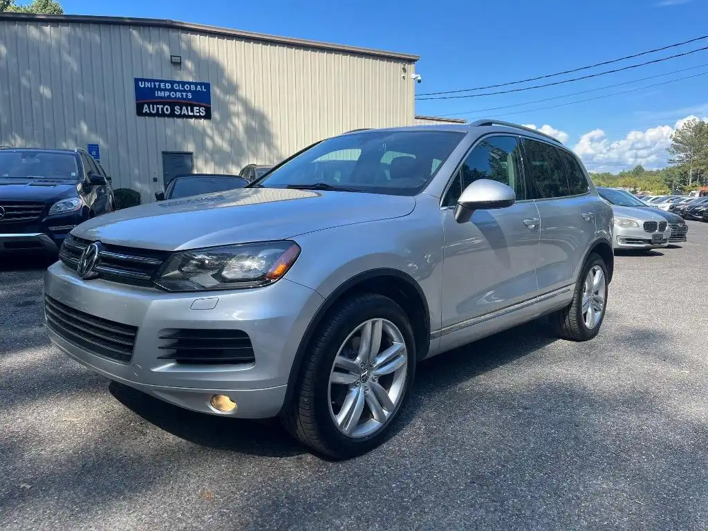 2013 Volkswagen Touareg TDI Executive's photo