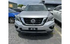 2017 Nissan Pathfinder SL 4WD's photo