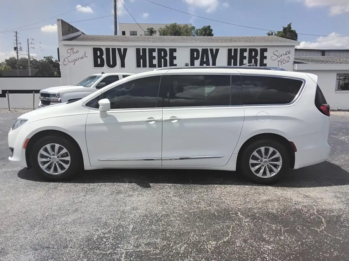 2018 Chrysler Pacifica Touring L's photo