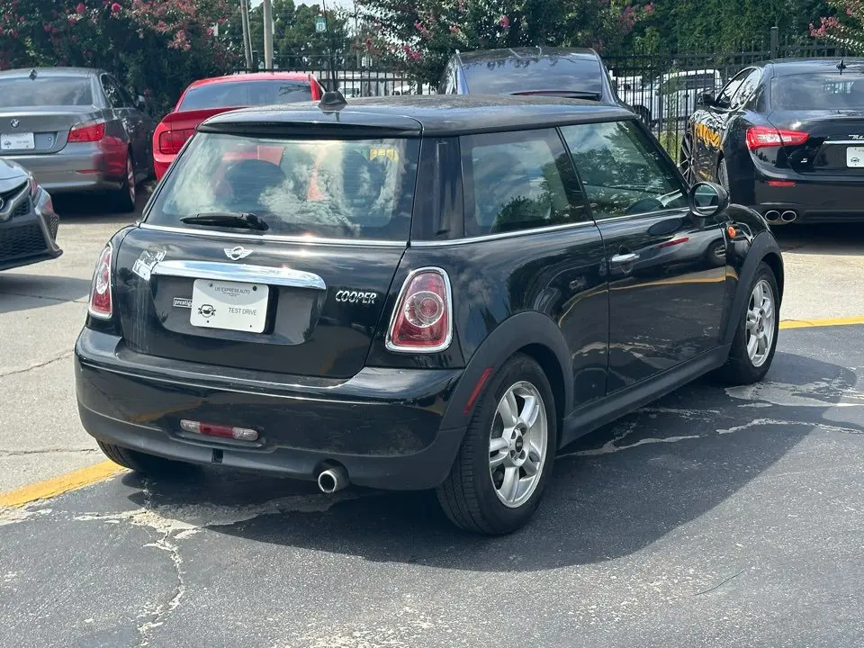 2013 MINI Cooper Base photo 4