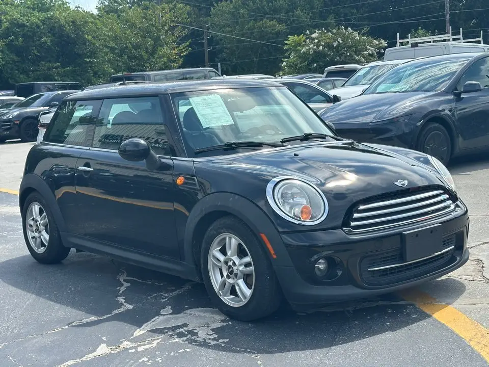 2013 MINI Cooper Base photo 3