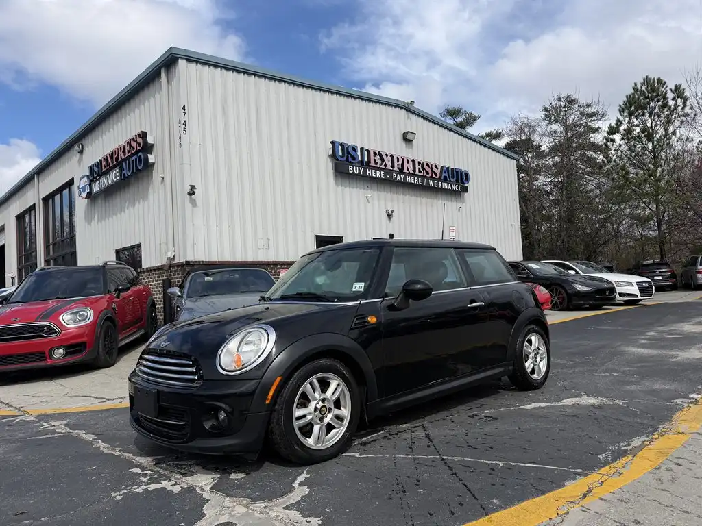 2013 MINI Cooper Base's photo