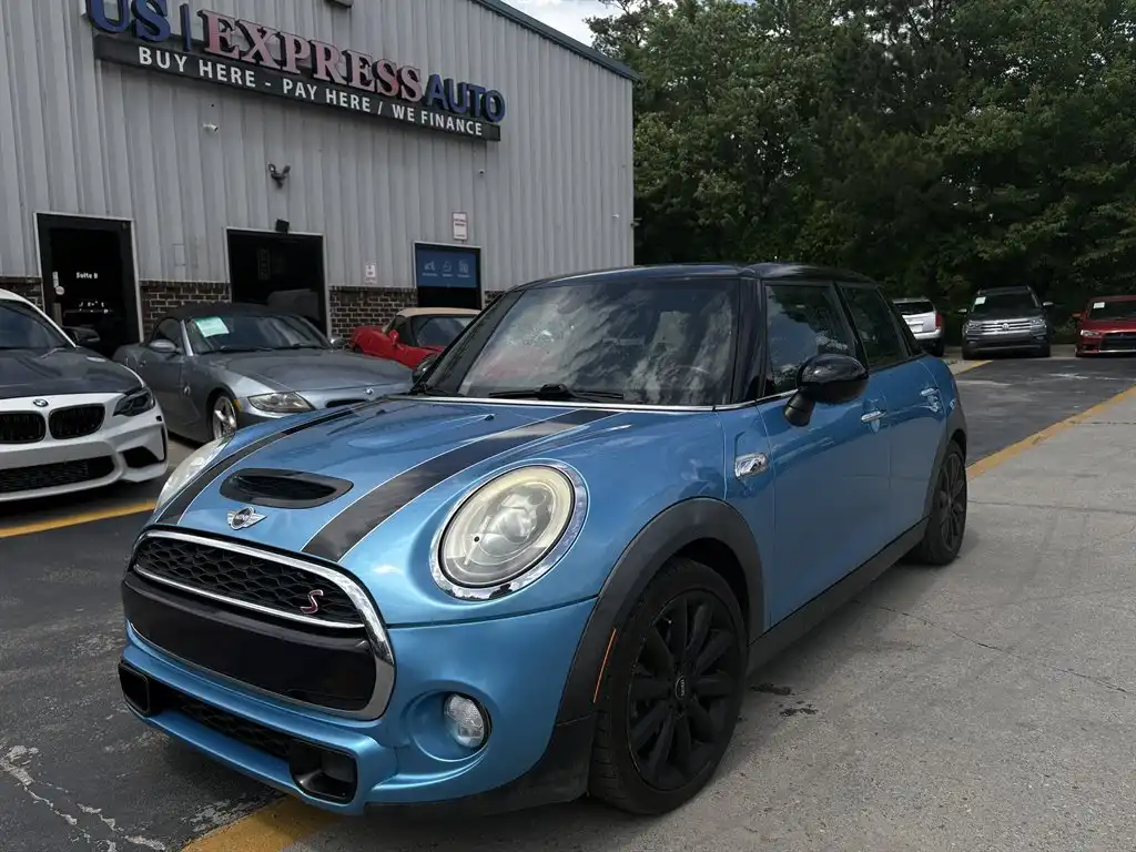 2015 MINI Cooper S 4 Door's photo