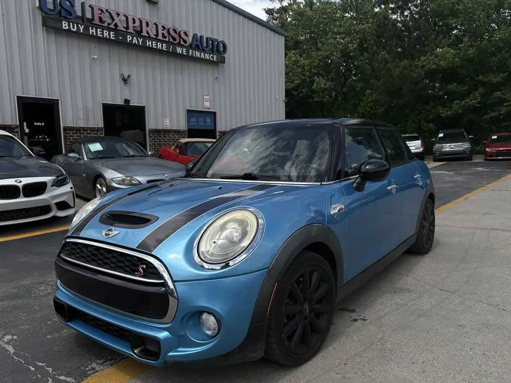 2015 MINI Cooper S 4 Door's photo