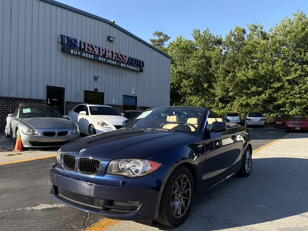 2011 BMW 1 Series 128i Convertible SULEV's photo