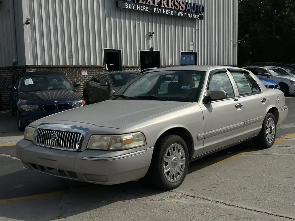 2007 Mercury Grand Marquis GS's photo