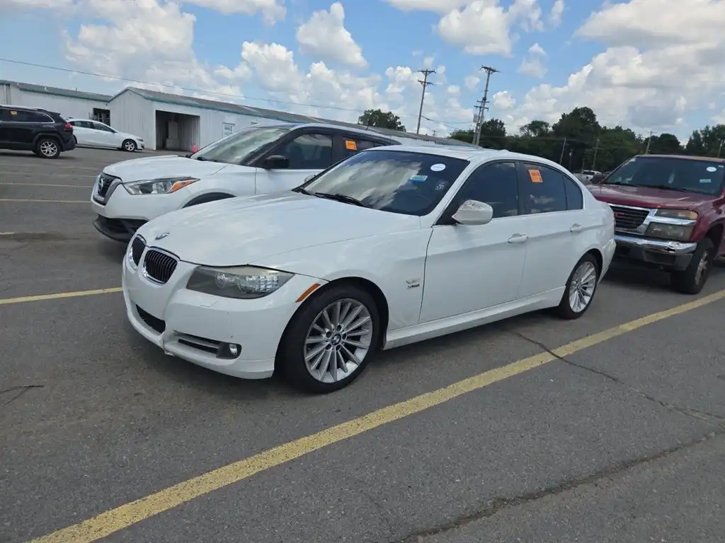 2011 BMW 3 Series 335i xDrive Sedan's photo