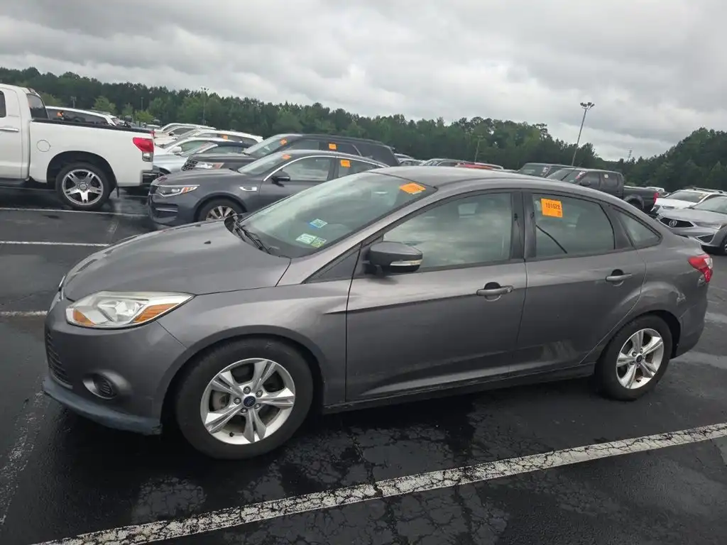 2014 Ford Focus Sedan SE's photo