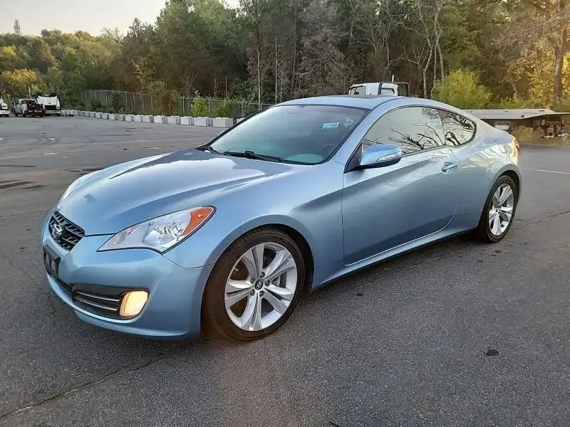 2011 Hyundai Genesis Coupe 3.8 Grand Touring 6-Speed A T's photo