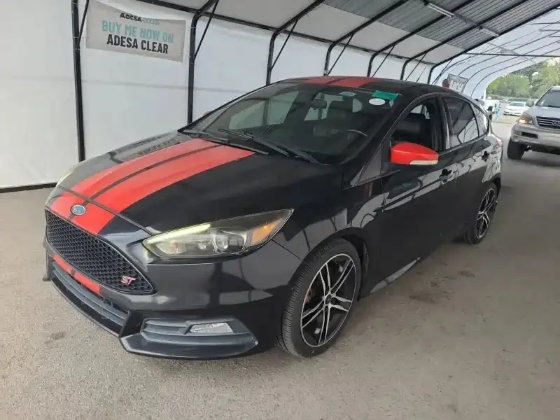 2015 Ford Focus ST Hatchback 5-Door's photo