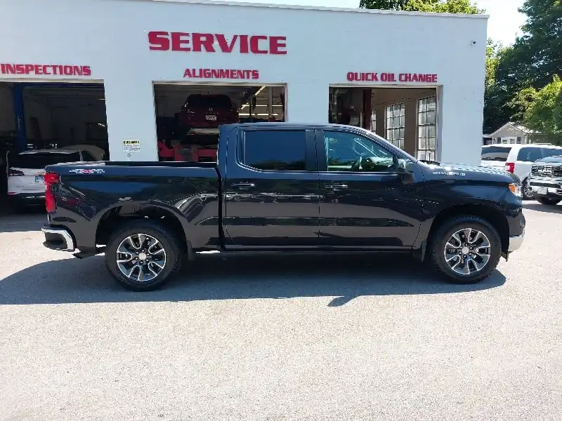 2024 Chevrolet Silverado 1500 LT 2FL 4X4 Crew Cab Short Box's photo