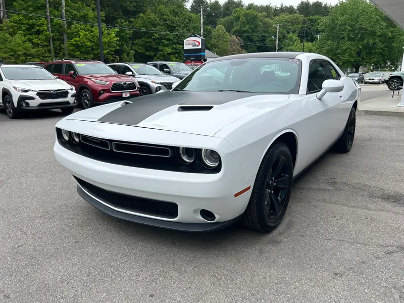 2016 Dodge Challenger SXT photo 4