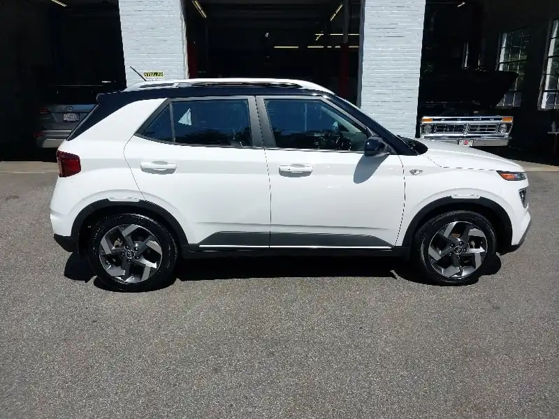 2023 Hyundai Venue Limited IVT's photo