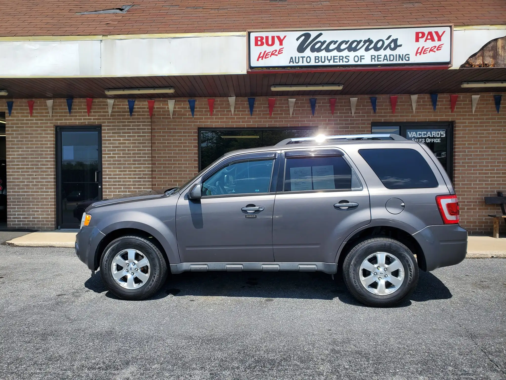 2012 Ford Escape Limited's photo