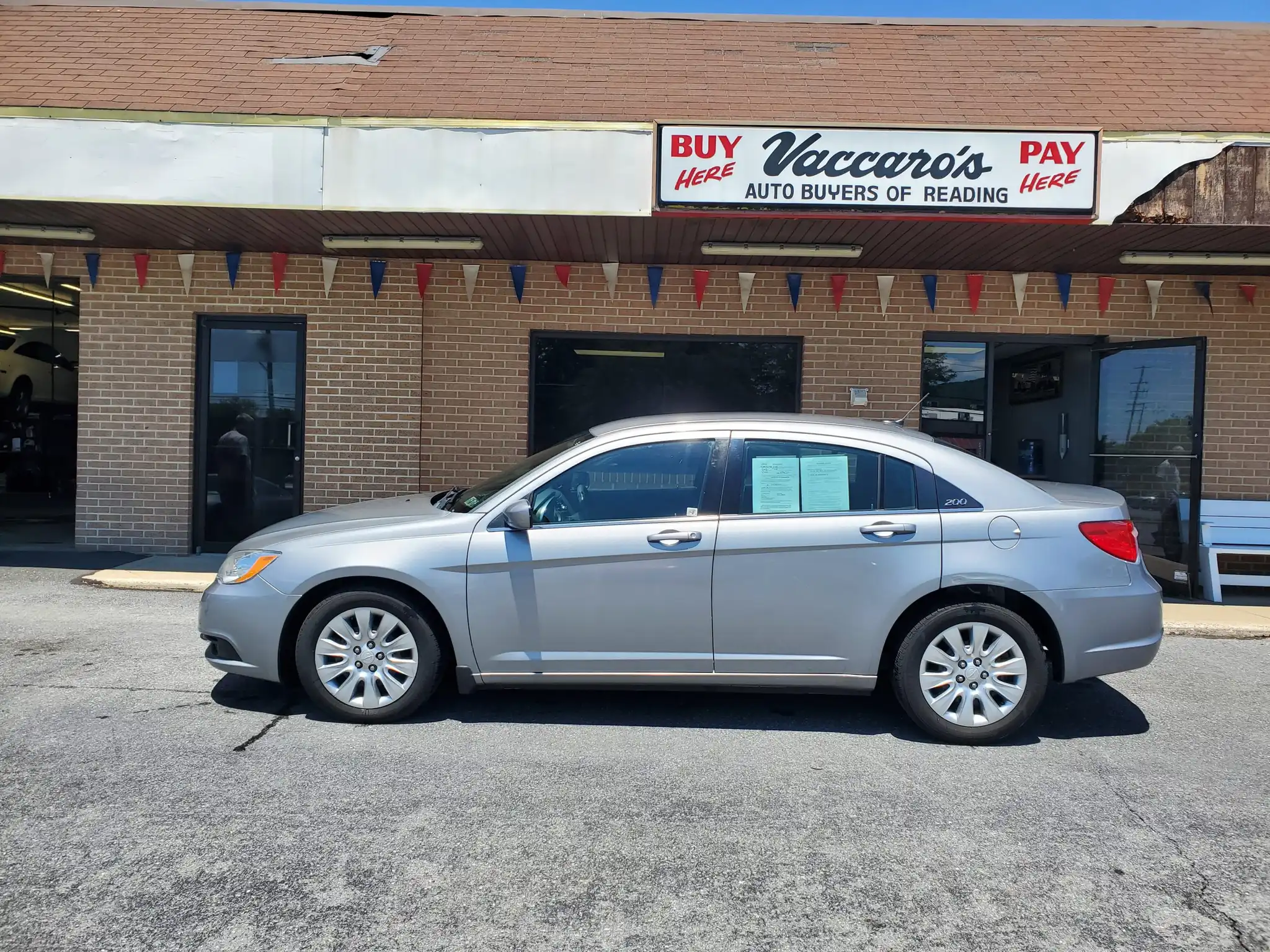 2013 Chrysler 200 LX's photo
