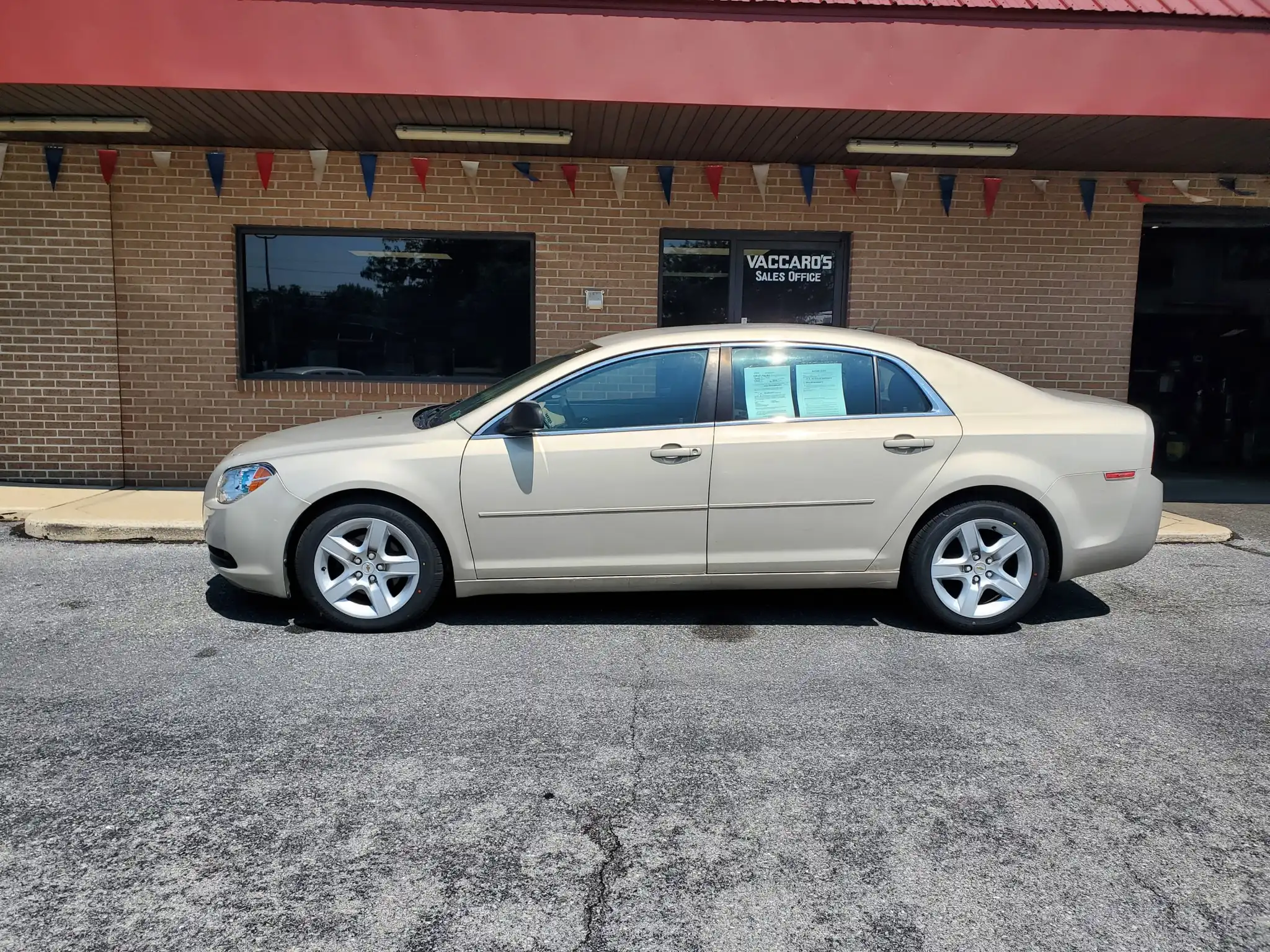 2010 Chevrolet Malibu 1LS's photo