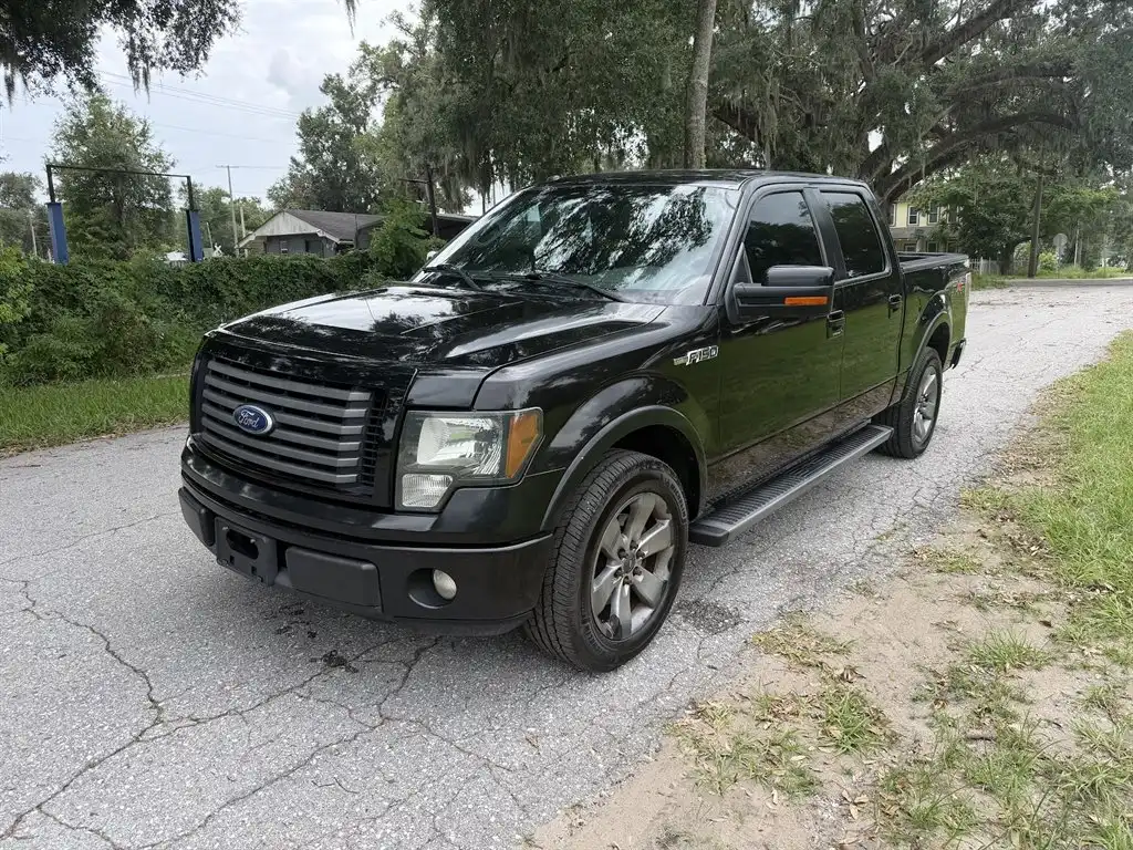 2011 Ford F-150 XL SuperCrew 145-in's photo