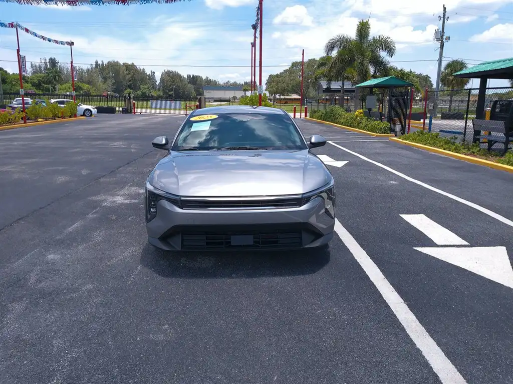 2025 Kia K4 LXS AT's photo