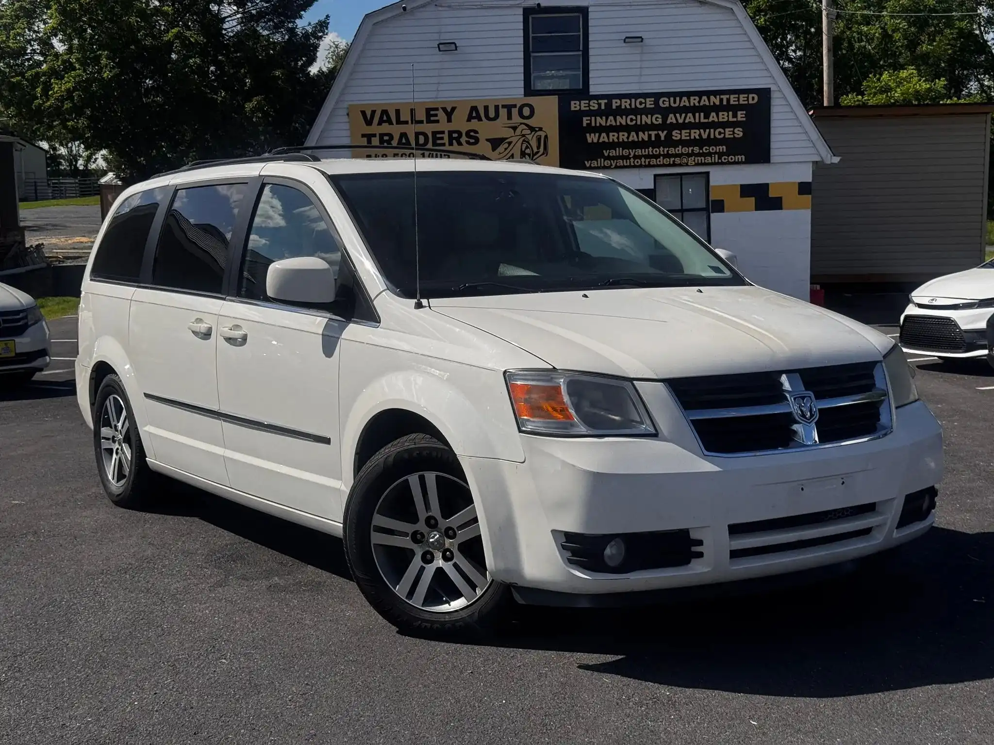 2010 Dodge Grand Caravan SXT FWD's photo