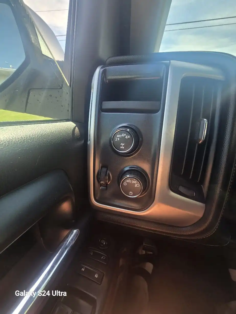 2017 GMC Sierra 4WD Double Cab Standard Box SLE's photo