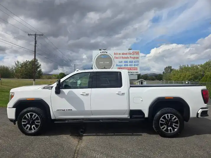 2023 GMC Sierra AT4 4WD Crew Cab Standard Box's photo