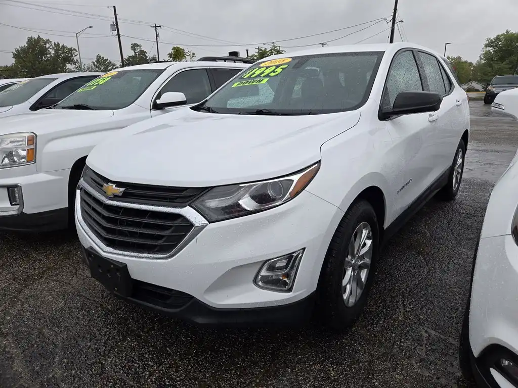 2018 Chevrolet Equinox LS's photo