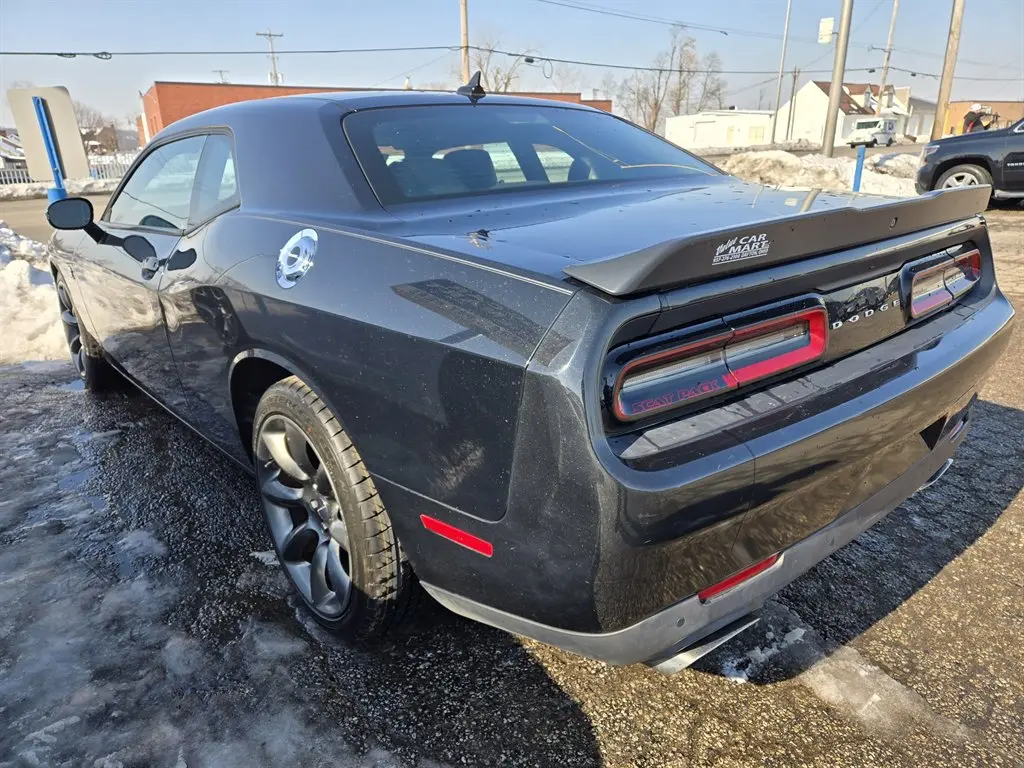 2015 Dodge Challenger Scat Pack photo 4