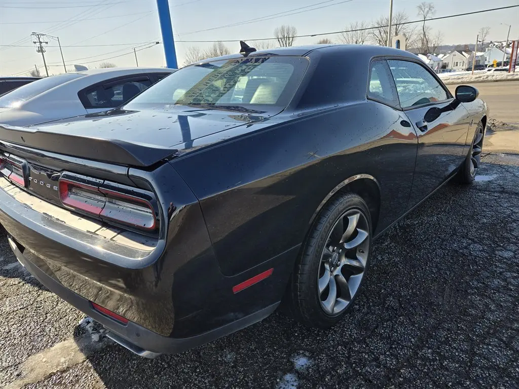 2015 Dodge Challenger Scat Pack photo 3