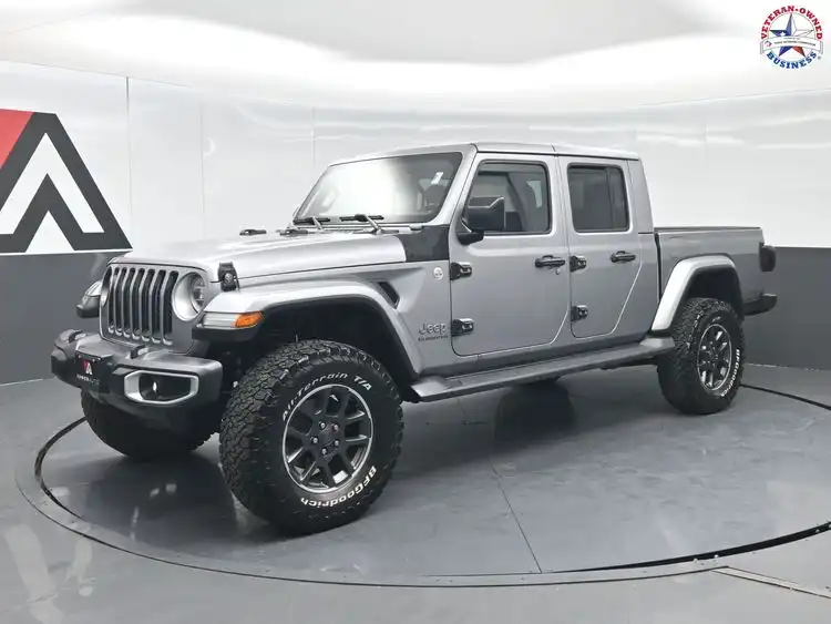 2020 Jeep Gladiator Overland's photo