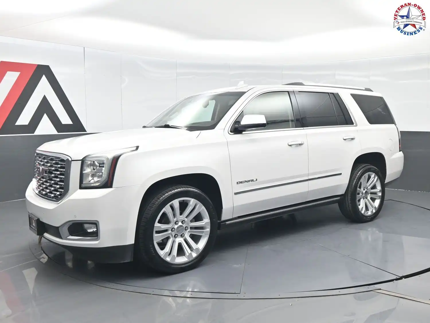2019 GMC Yukon 4WD Denali's photo