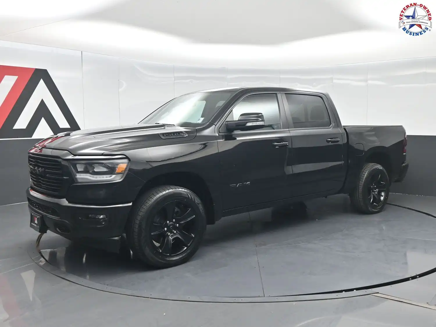 2021 RAM 1500 Big Horn/Lone Star 4x4 Crew Cab 5'7's photo