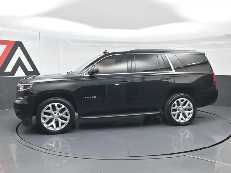 2017 Chevrolet Tahoe 2WD LS photo 3