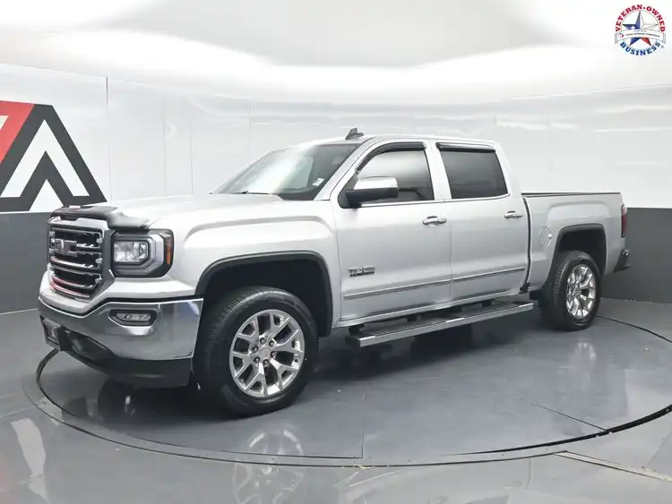 2018 GMC Sierra 2WD Crew Cab Short Box SLT's photo
