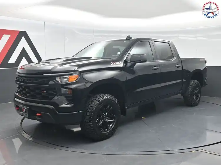 2023 Chevrolet Silverado 1500 Custom Trail Boss 4WD Crew Cab Short Box's photo